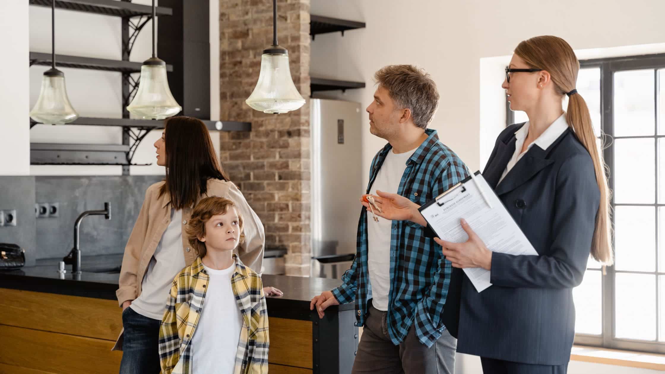 Come vendere casa a un acquirente straniero - Il ruolo di un Agenzia Immobiliare Come vendere casa a un acquirente straniero - Il ruolo di un Agenzia Immobiliare
